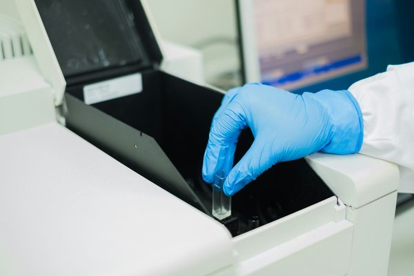 Quels outils utiliser pour mesurer la qualité de la connexion Wi-Fi sur un Samsung Galaxy S21?